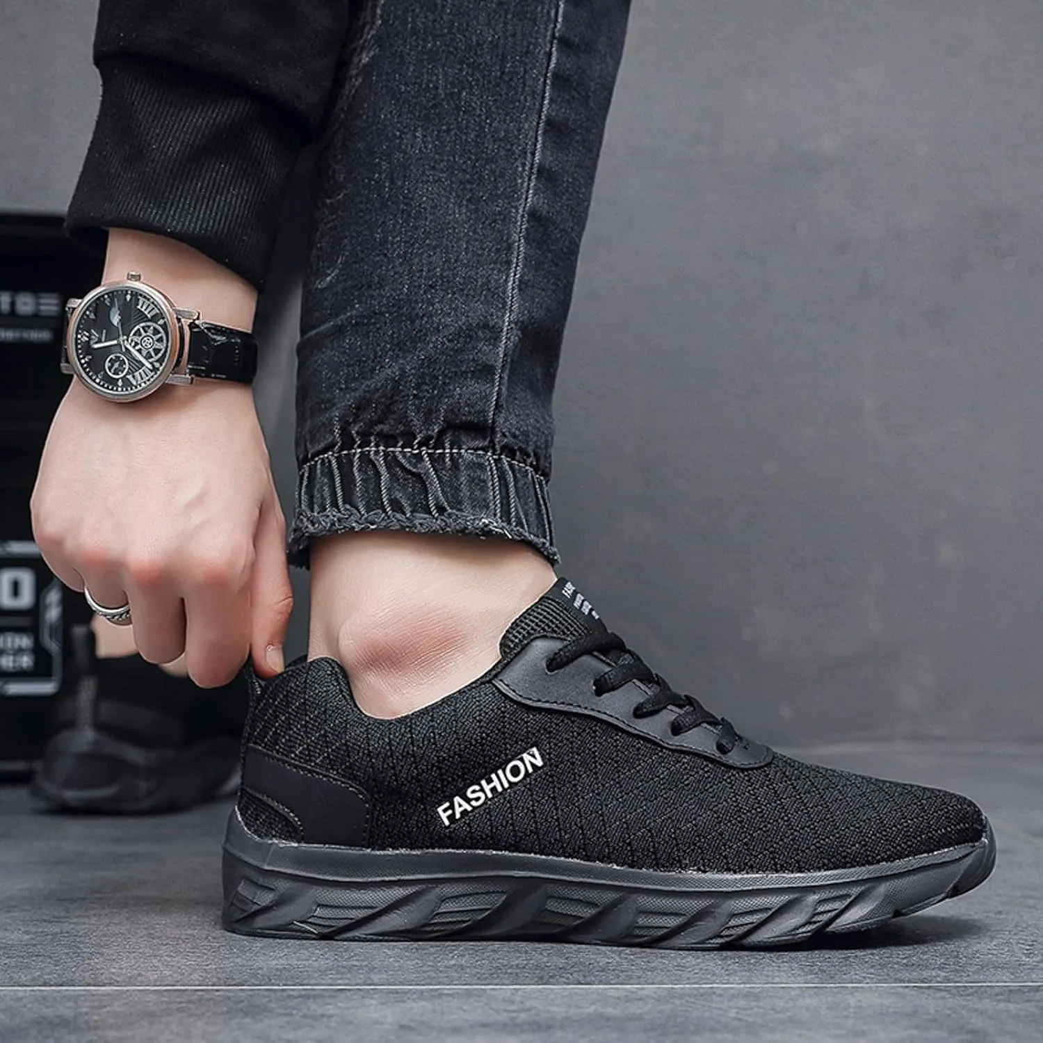Men's Classic Casual Jogging Sneakers Lace Up Lightweight Breathable Fashion Sneaker Non Slip Barefoot Sneaker