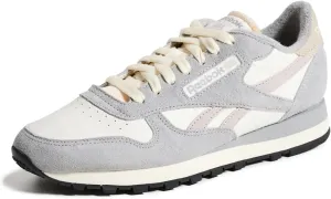Reebok Unisex Classic Leather Sneakers Legacy, Chalk/Grey 3/Moonstone, 3.5 US Men