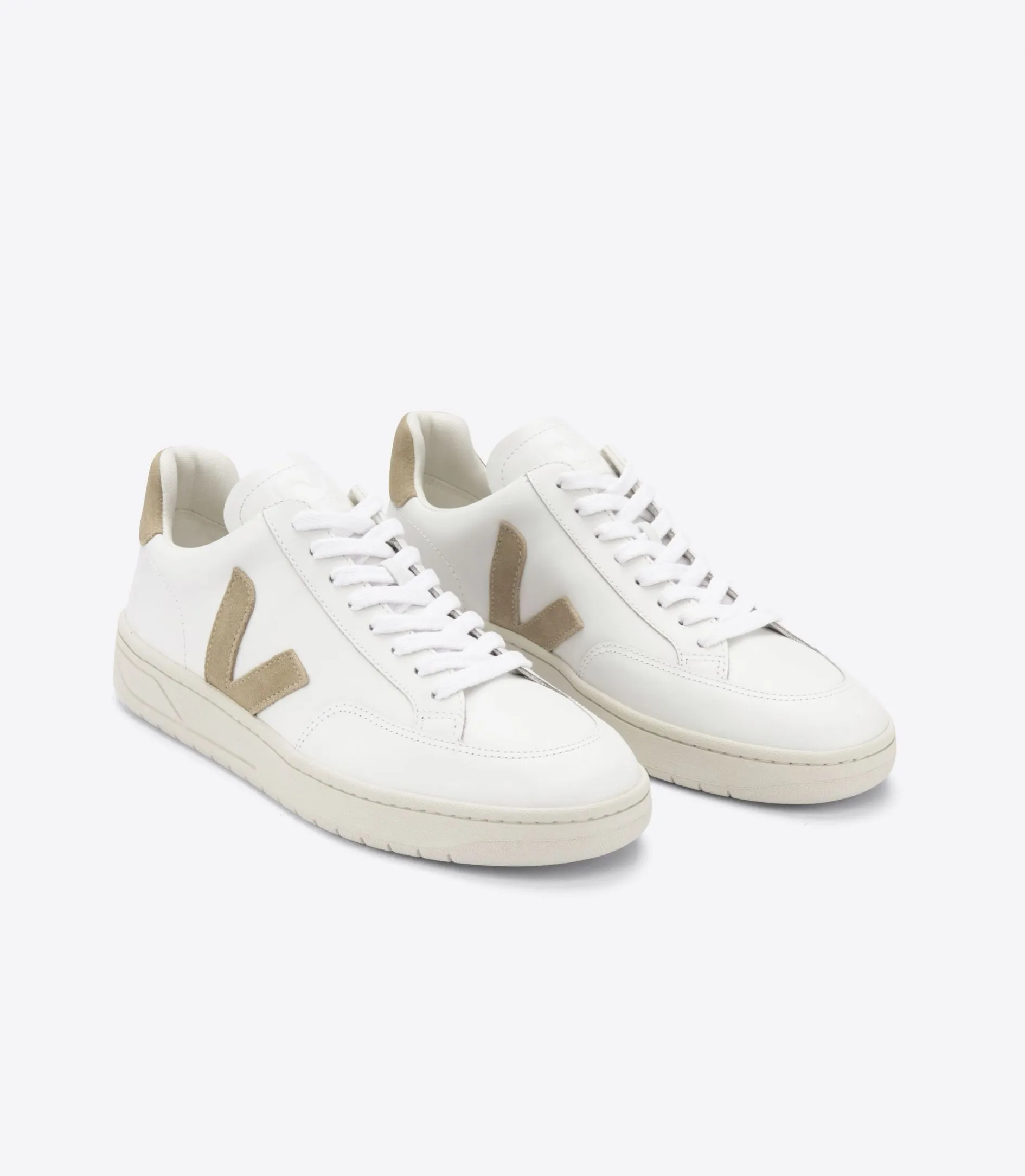 Veja - V-12 Leather in Extra White Dune