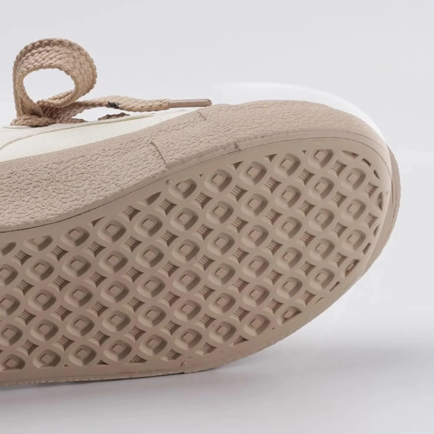 Women Gym Shoes Fashion Thick Sole Casual Sneakers Non Slip Comfortable Walking Athletic Shoes Slip On Tennis Shoes