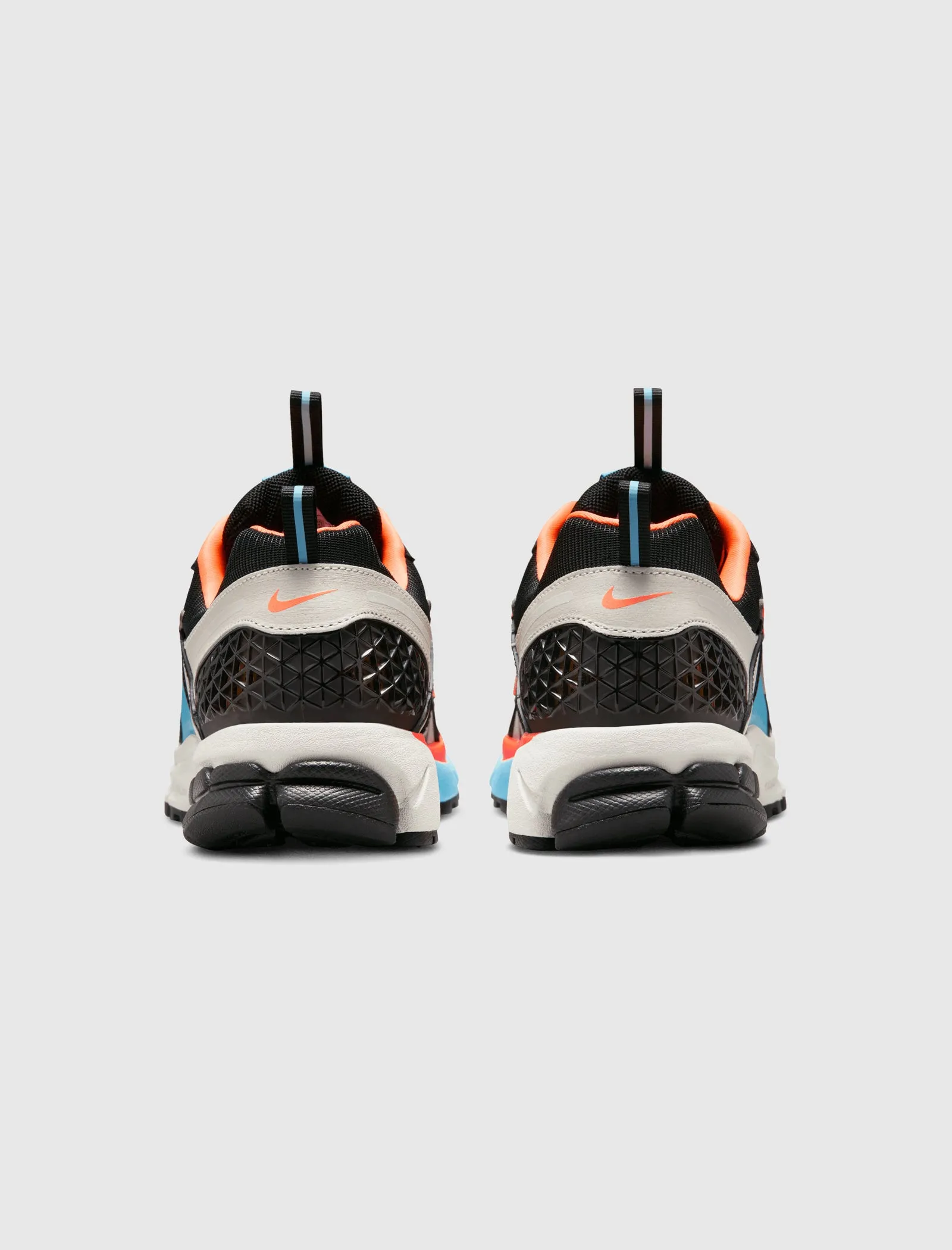 WOMEN'S NIKE ZOOM VOMERO 5  BLACK/LIGHT BONE/BLUE GAZE/TOTAL ORANGE
