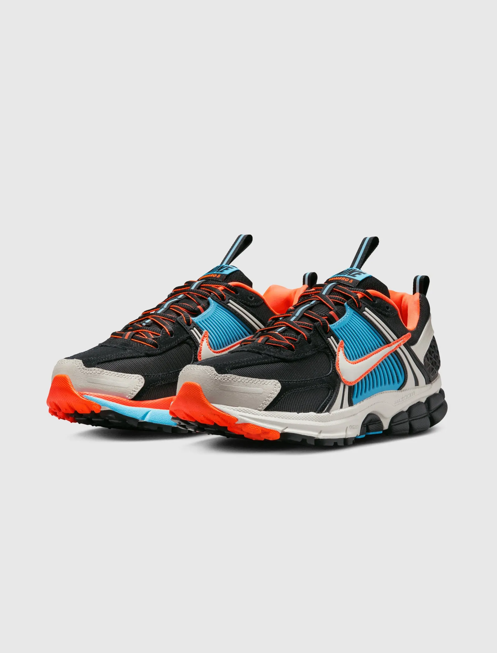 WOMEN'S NIKE ZOOM VOMERO 5  BLACK/LIGHT BONE/BLUE GAZE/TOTAL ORANGE